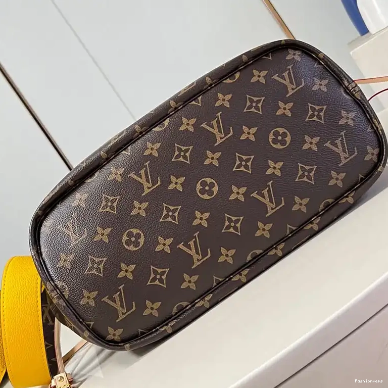 Fashionrepsfam ru 2410YA0160 LV Bags 0531
